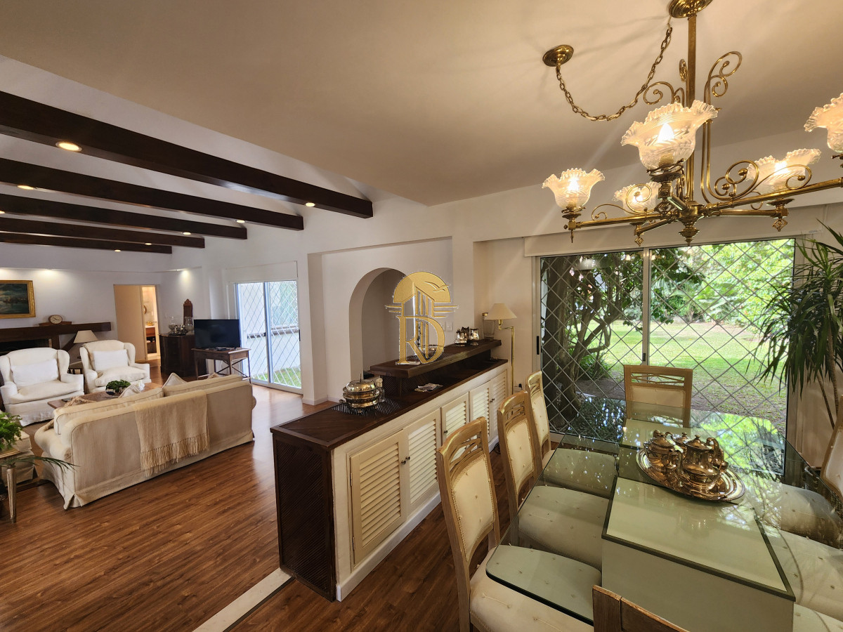 casa en barrio cantegril, un lugar para vivir y soñar -id-268-10