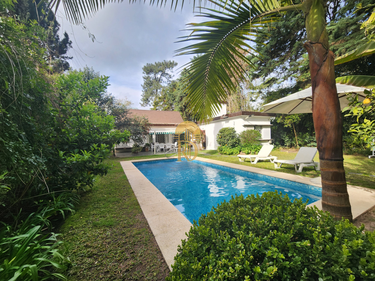 casa en barrio cantegril, un lugar para vivir y soñar -id-268-26