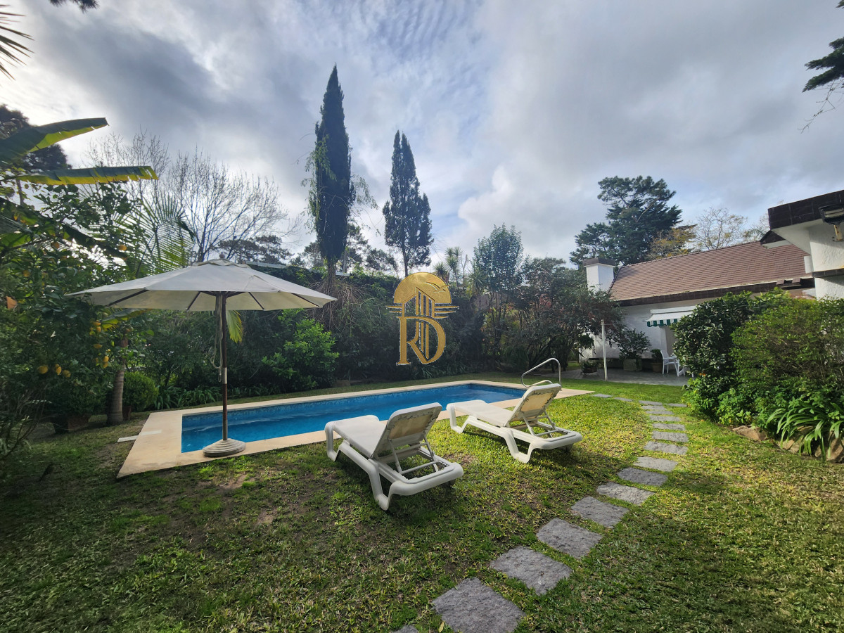 casa en barrio cantegril, un lugar para vivir y soñar -id-268-32