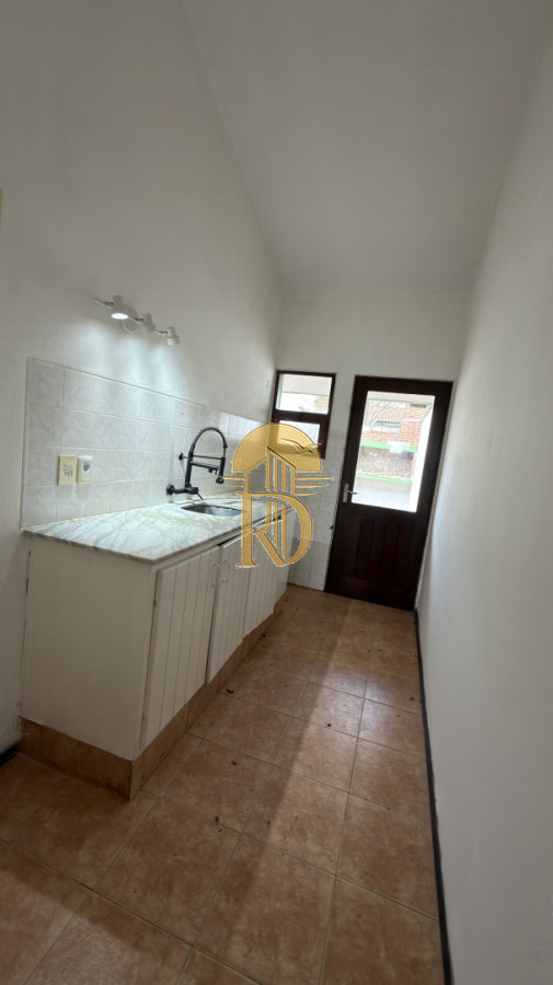 casa en venta bario biarritz -id-1041-18