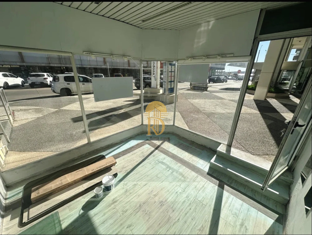 Invertí en Punta del Este: Local Comercial con Gran Potencial -id-560