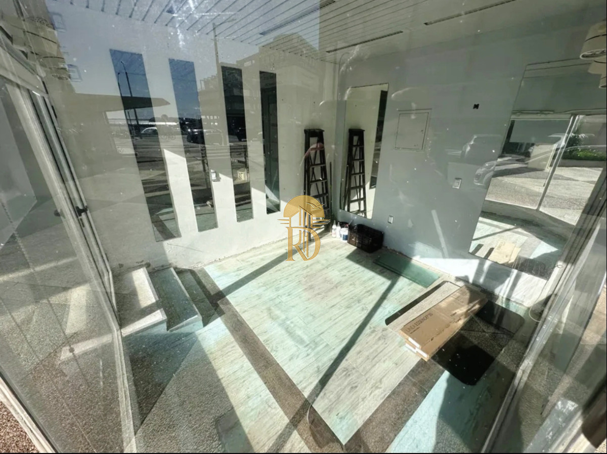 Invertí en Punta del Este: Local Comercial con Gran Potencial -id-560