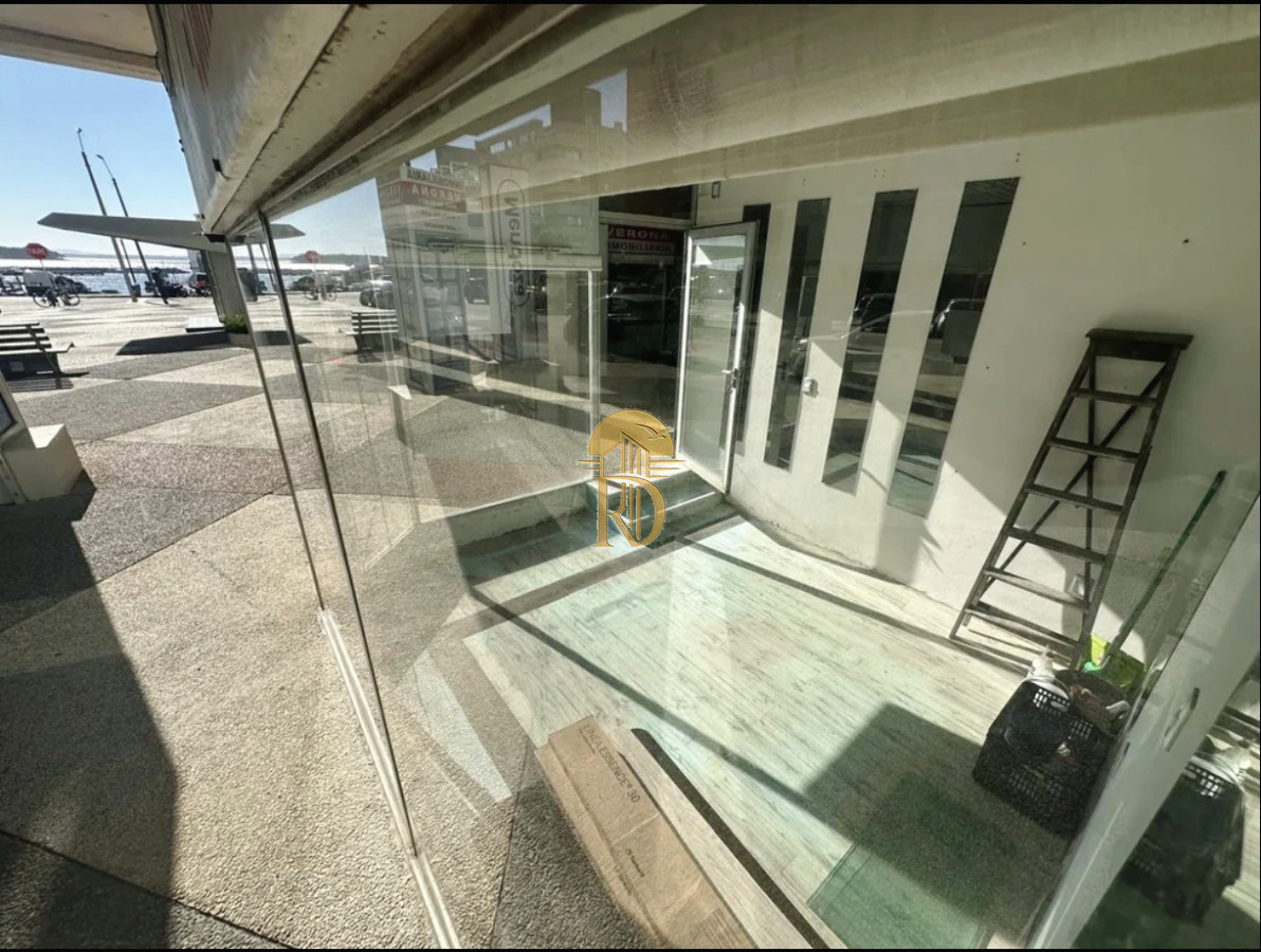 Invertí en Punta del Este: Local Comercial con Gran Potencial -id-560