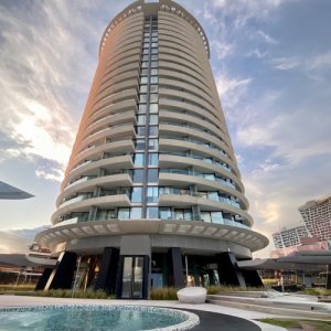 Venta Departamento 1 Dormitorio Art Tower. Gran Variedad De Amenities. Cochera. Box. Rooftop. Servicio De Playa.