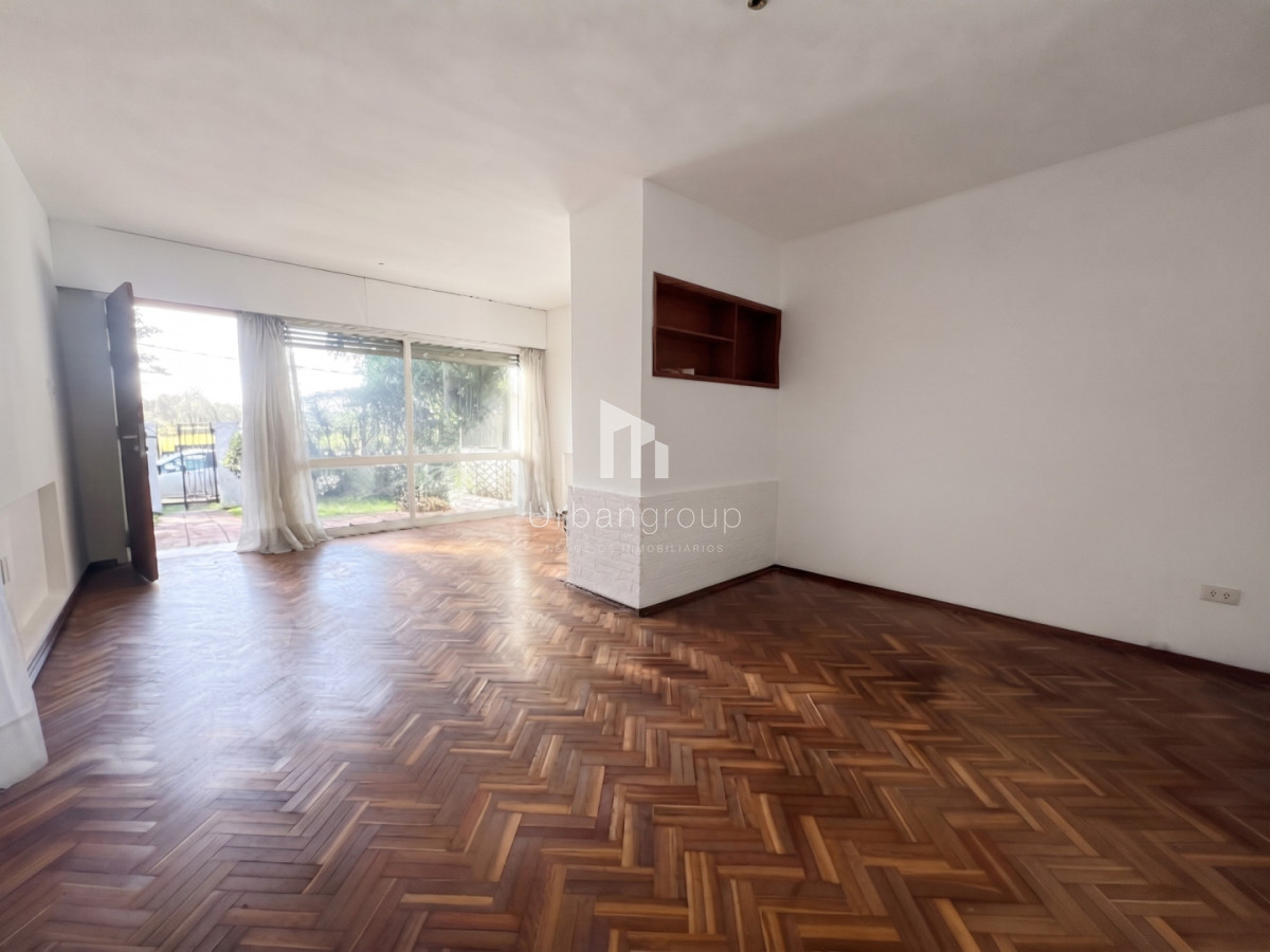 Casa en Alquiler Carrasco Sur a Pasos de la Rambla, 3 Dormitorios, 2 Baños, Patio con Parrillero 2