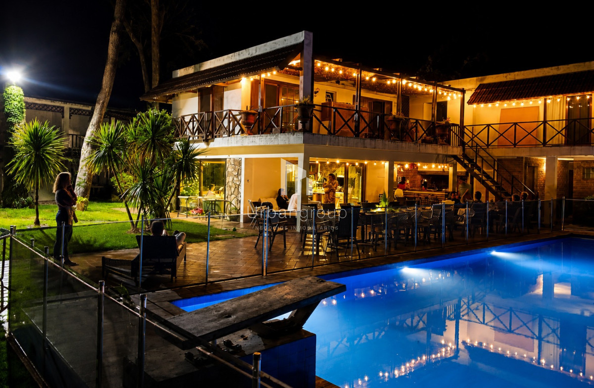 Alquiler temporal Gran Casa en Barrio Golf, 10 Dormitorios, 12 Baños, Piscina. 2