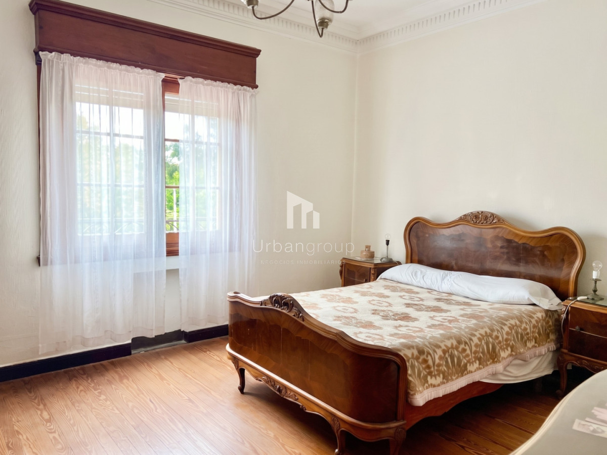 Casa en venta 5 Dormitorios en Carrasco. Av. Bolivia 3