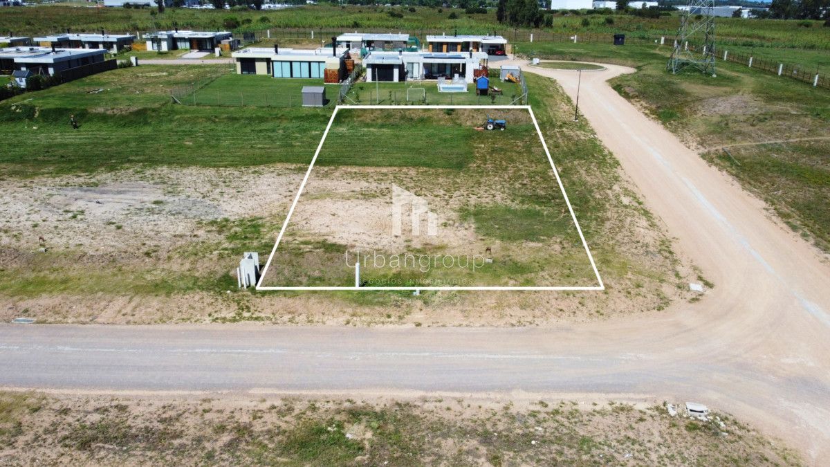 Venta terreno en Barrio Privado La Juana 5