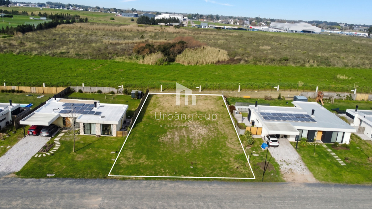 Venta Terreno en Barrio Privado La Juana 2