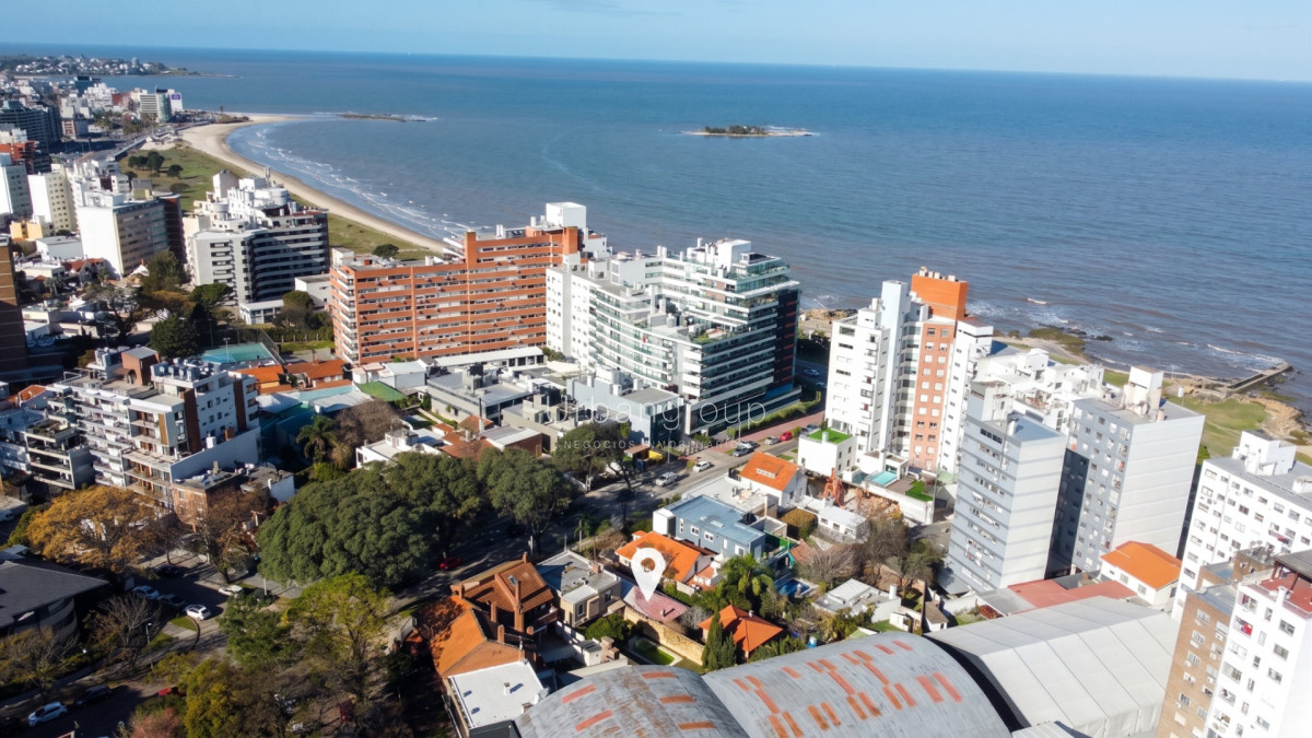Terreno Apto Para Desarrollo a Pasos del Mar, Malvin.