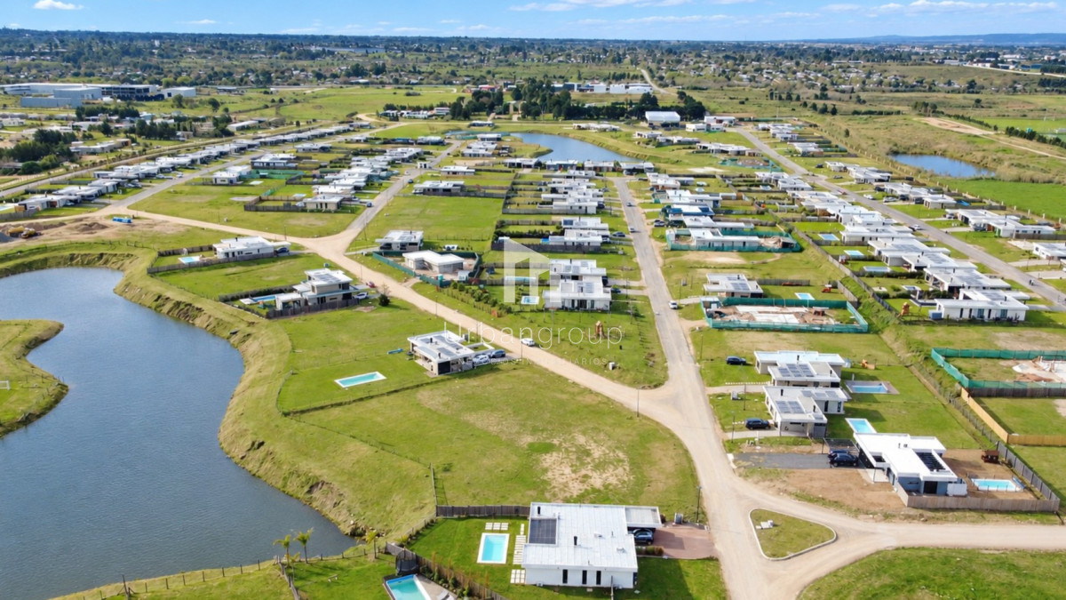 Terreno en Venta Al Lago Barrio Privado La Juana 5