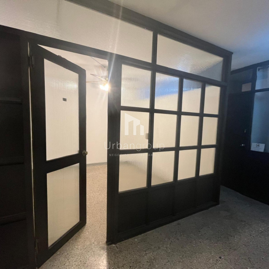 Oficina en Venta Av. 18 de Julio. OPORTUNIDAD DE INVERSIÓN !! 5