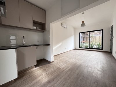 Casa de 1 dormitorio en Alquiler en Carrasco Norte 