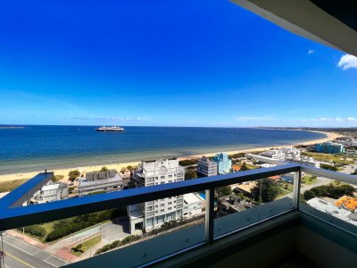 Apartamento de 3 Dorm en Playa Mansa con Vista al Mar!