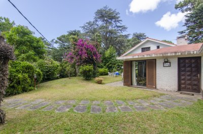 Casa en venta , playa mansa ideal para vivir todo el año