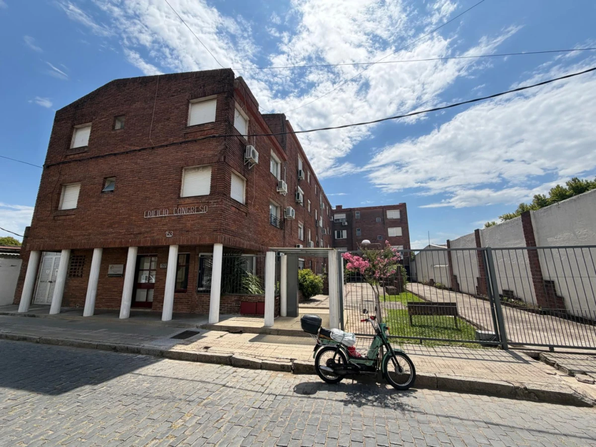 Apto. 2 Dorm. Edificio Congreso. 