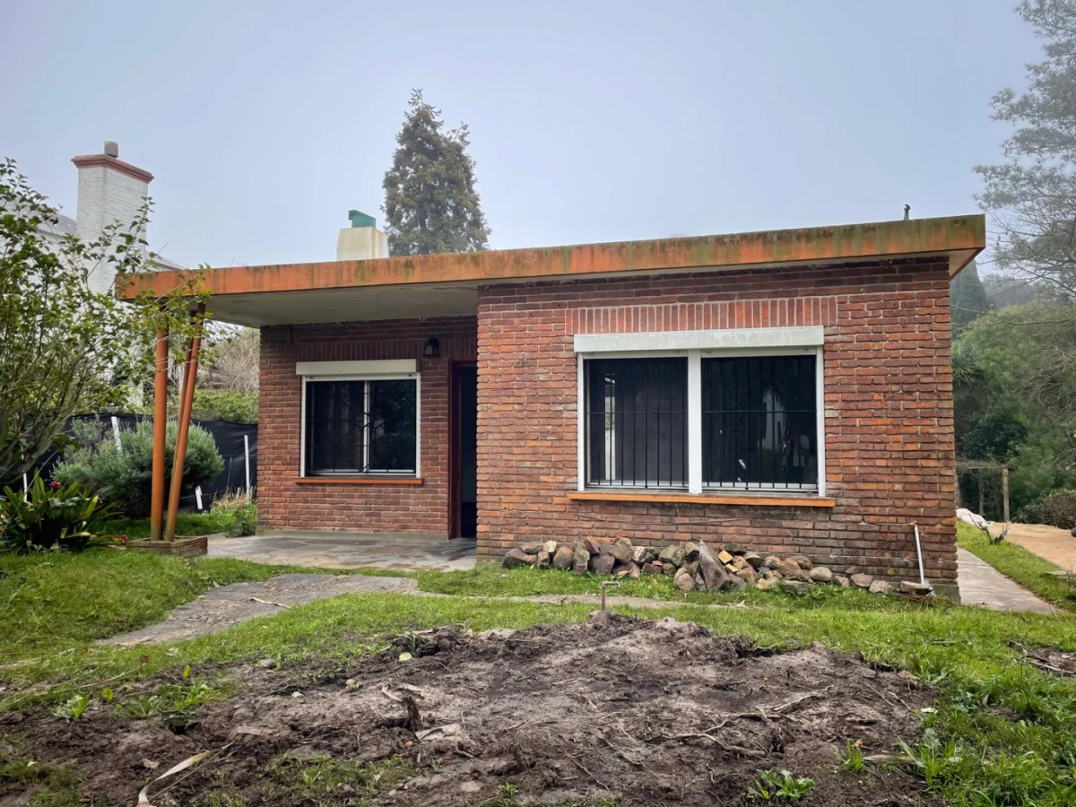 Casa de construcción tradicional a reciclar en Pinares - Punta del Este