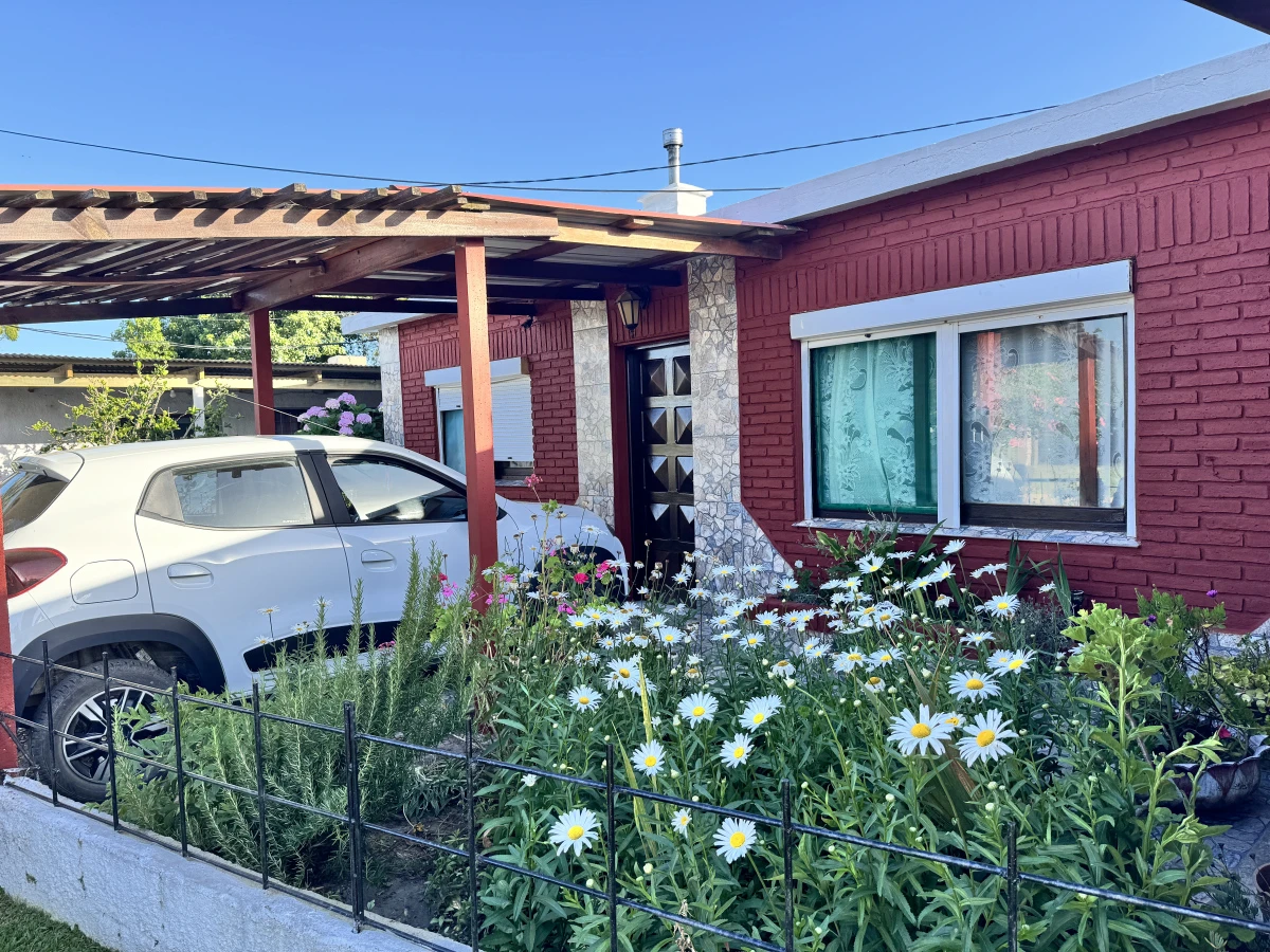 Casa de dos dormitorios en Costa Azul