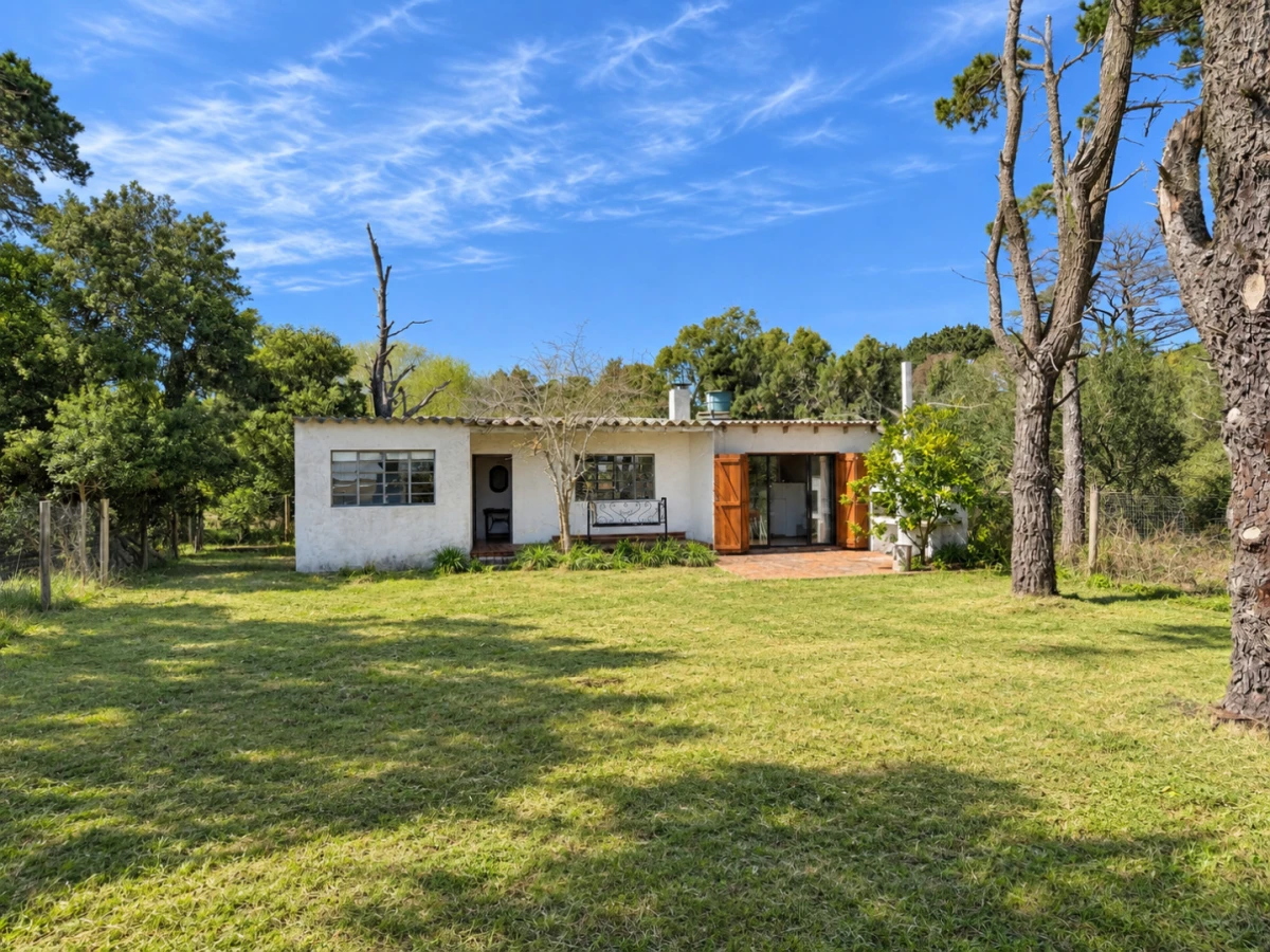 Se vende casa ubicada en Santa Isabel de La Pedrera, sobre Ruta 10.