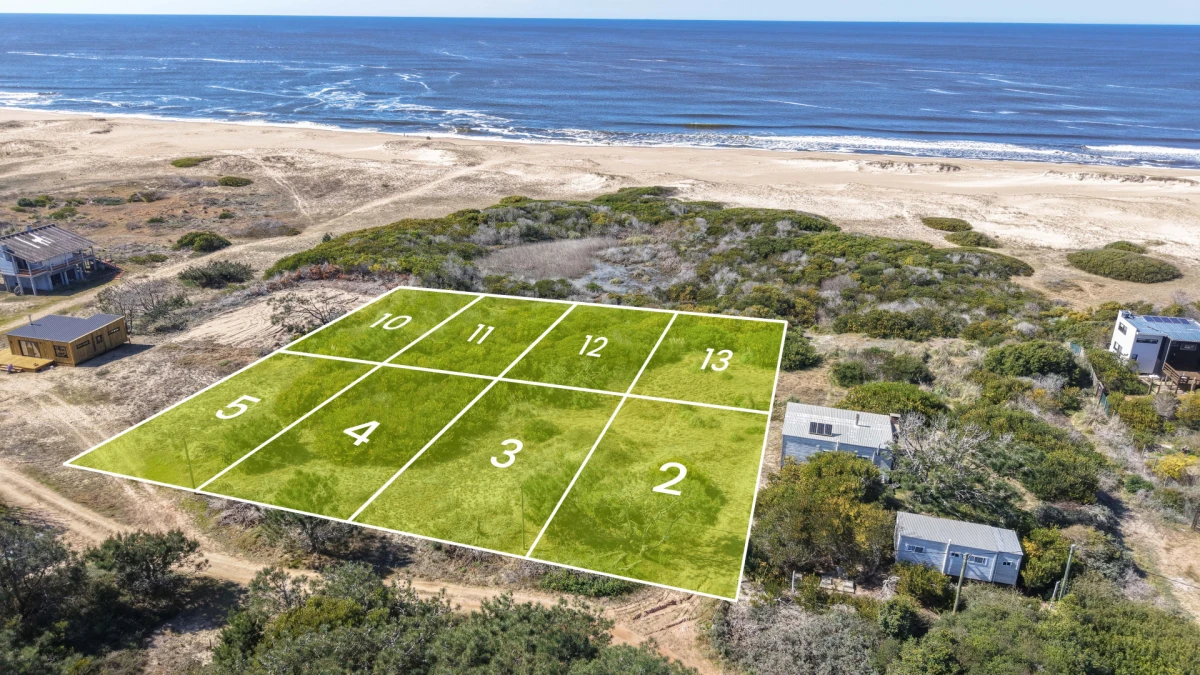 Se venden dos lotes juntos frente al mar en Santa Isabel de La Pedrera