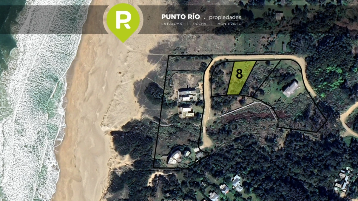 Casas de La Playa se encuentra ubicado en La Pedrera, a metros del mar, en una zona muy tranquila.-