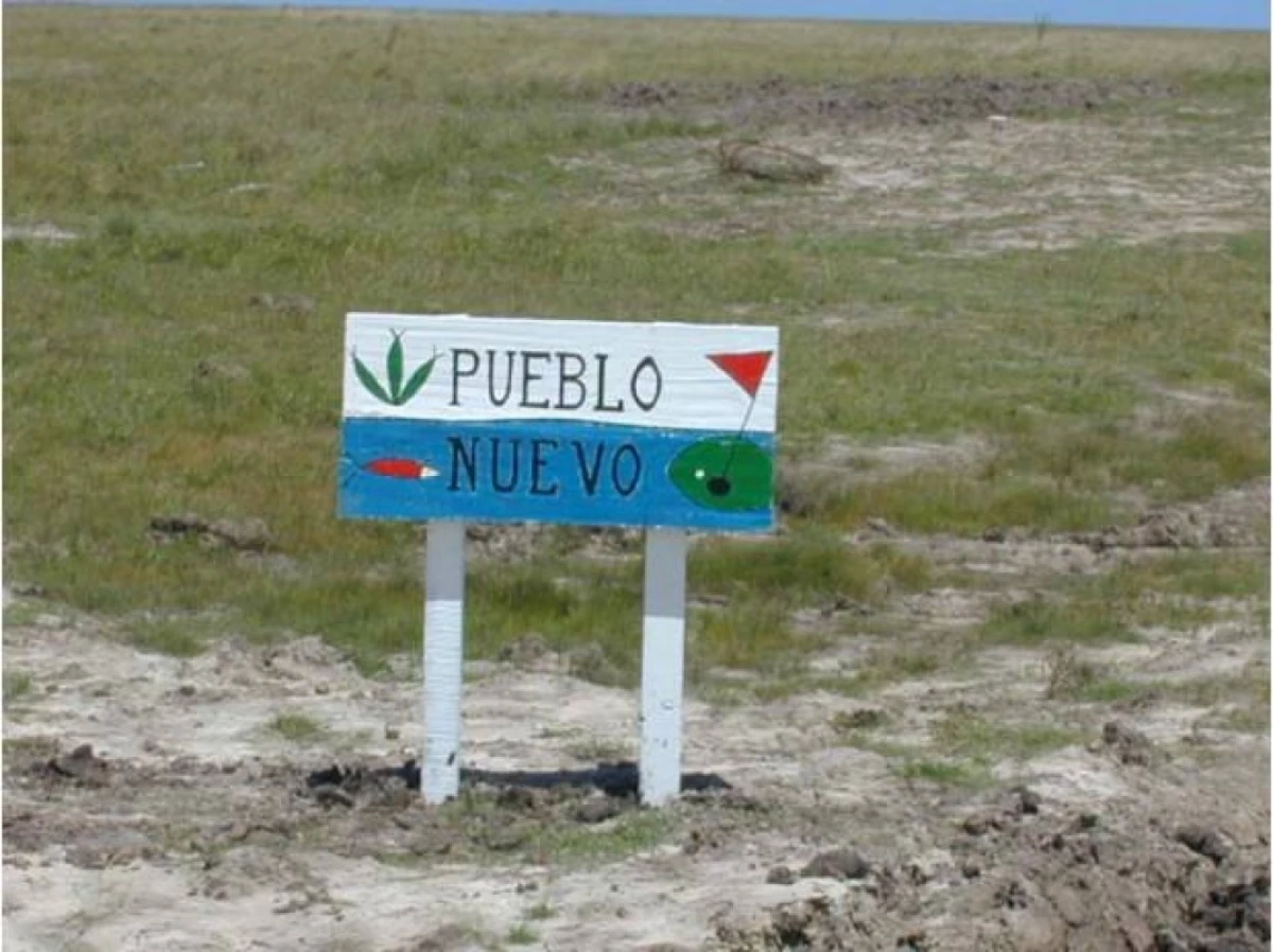 Pueblo Nuevo ubicado en el km 244 por Ruta 10.
