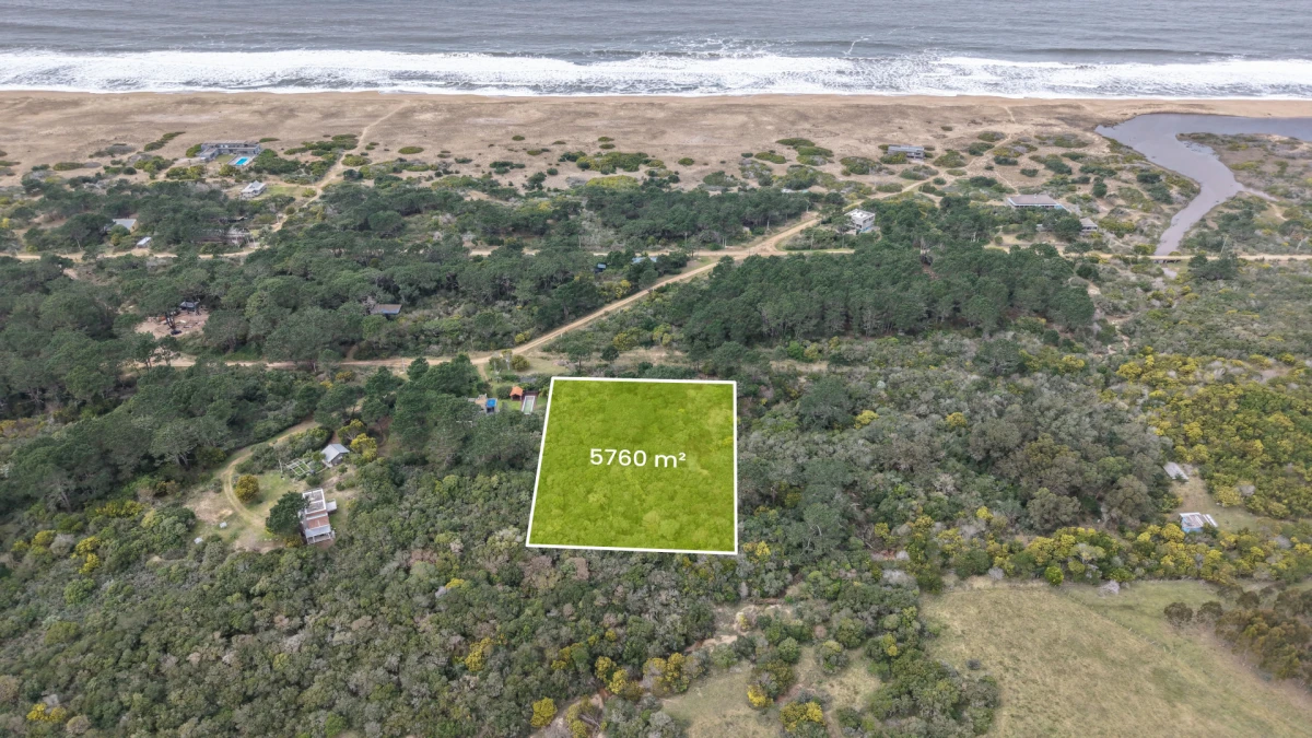 Terreno con buen metraje en San Antonio - Rocha