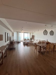 Espectacular Trump Tower en venta de tres dormitorios y servicio