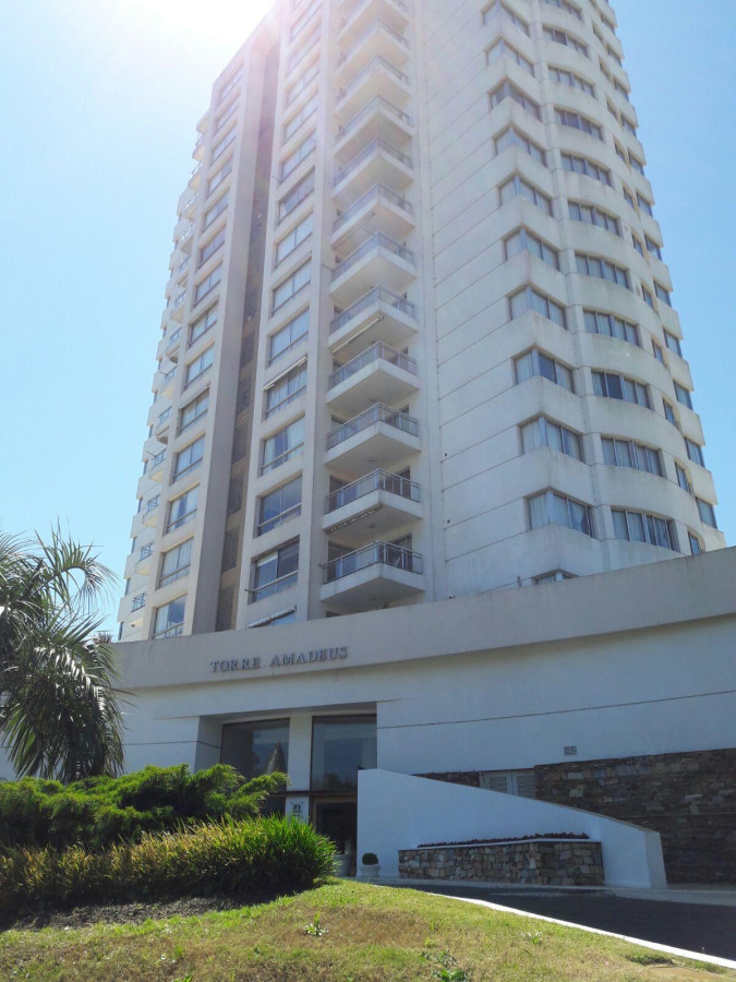 Apartamento en Torre Amadeus
