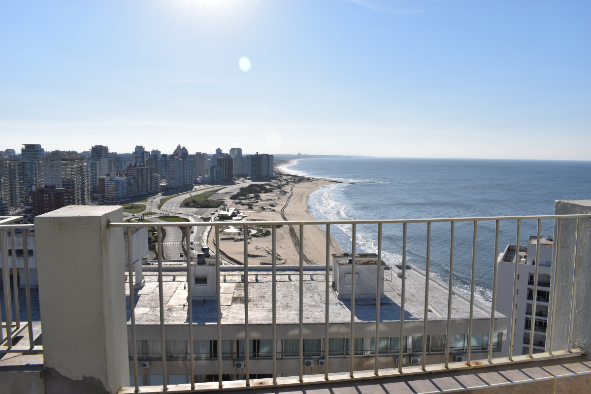 Apartamento Semi Piso Penthouse, reciclado a ful en Península. Lujo tota vista 180°l!! 
