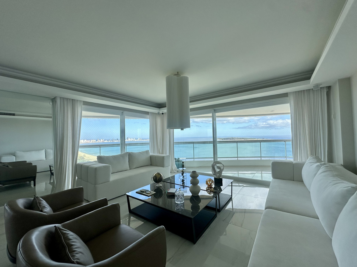Apartamento en venta playa Mansa Punta del Este 
