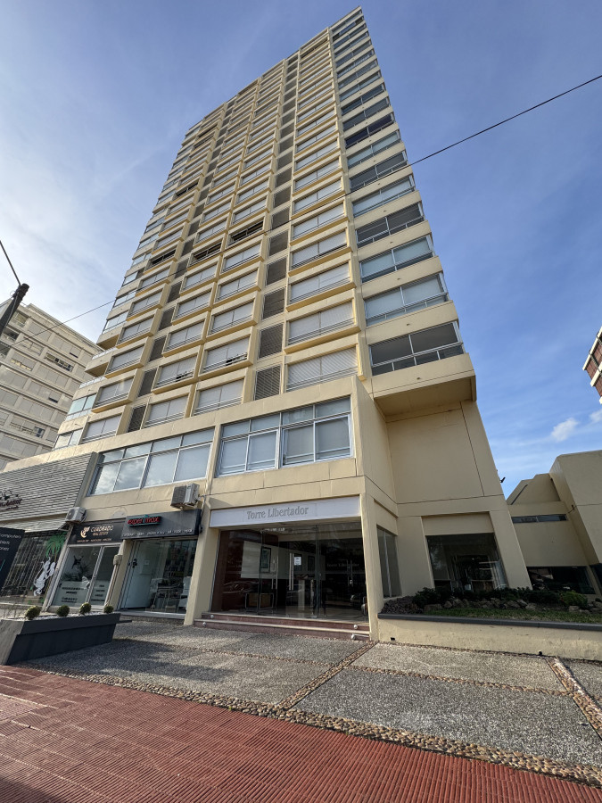 venta apartamento 2 dormitorios Península. Punta del Este
