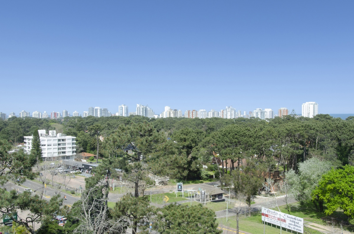 apartamento ubicado en Roosevelt, cercano a comercios y todos los servicios.