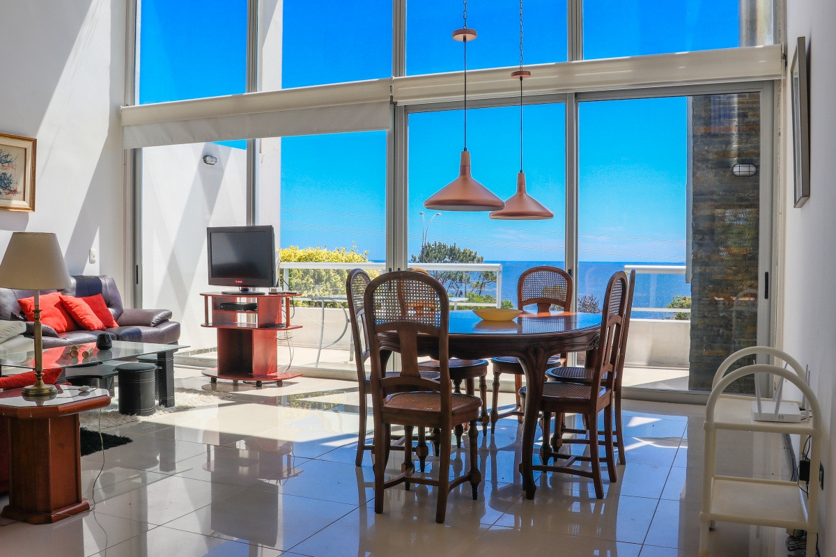 Apartamento en venta triplex con vista al mar en Punta Ballena