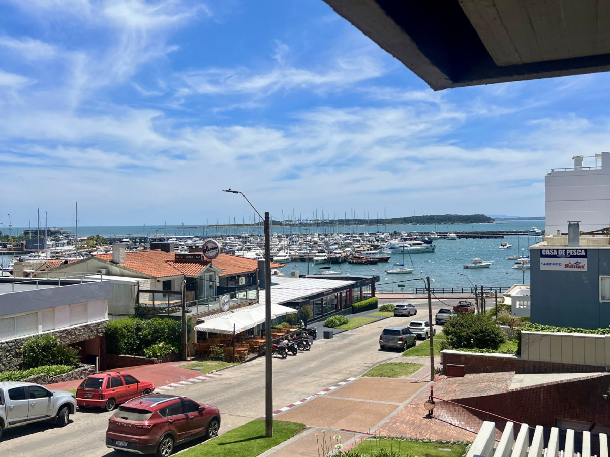 Exclusivo apartamento 3 dormitorios Peninsula Punta del Este en venta