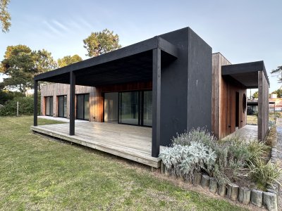 Casa a estrenar en venta zona colegios Punta del Este 
