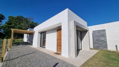 Casa en venta 2 dormitorios a estrenar Punta Colorada Piriápolis