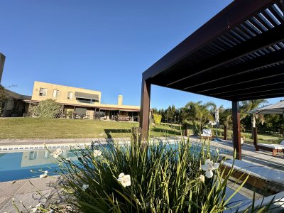 Chacra con vista al mar.