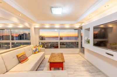Apartamento en venta - 3 dormitorios a 200 metros del mar.