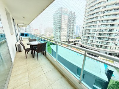 Apartamento en venta de 2 dormitorios, Proximo a Playa Brava y Mansa..