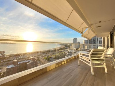 Apartamento en Venta de Máxima Categoría , Playa Mansa , Punta del Este