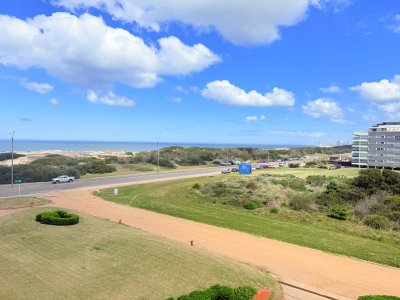 Apartamento en Venta frente al mar Playa Brava
