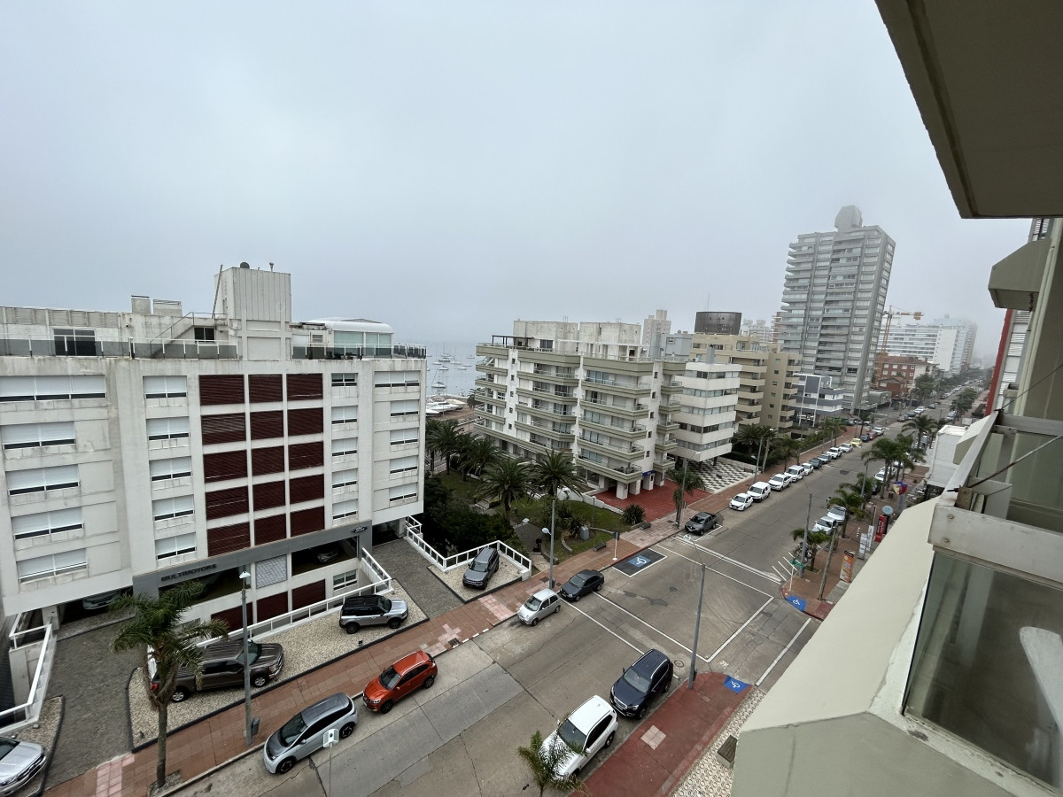 Apartamento en Venta Y alquiler Anual, zona Puerto, Punta del Este