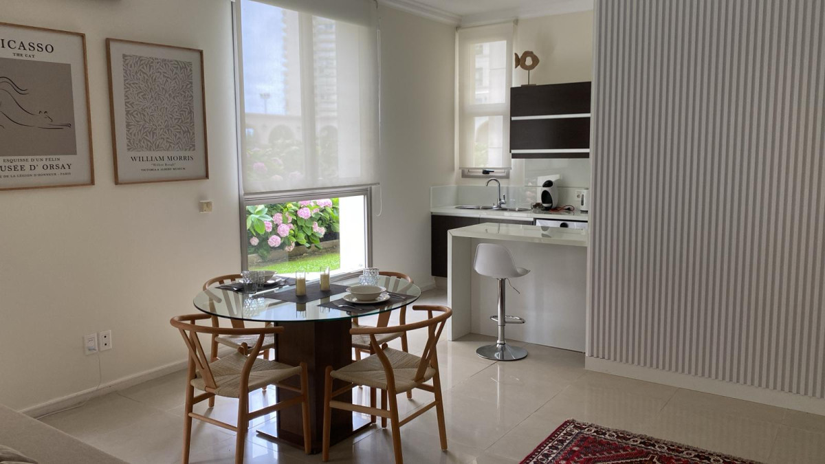 Imperiale I - 1 dormitorio con patio.