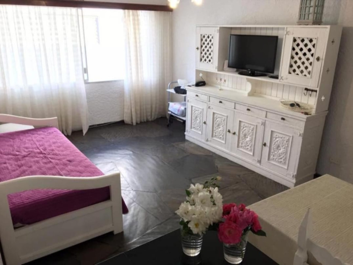 Apartamento en venta - 1 dormitorio frente al mar
