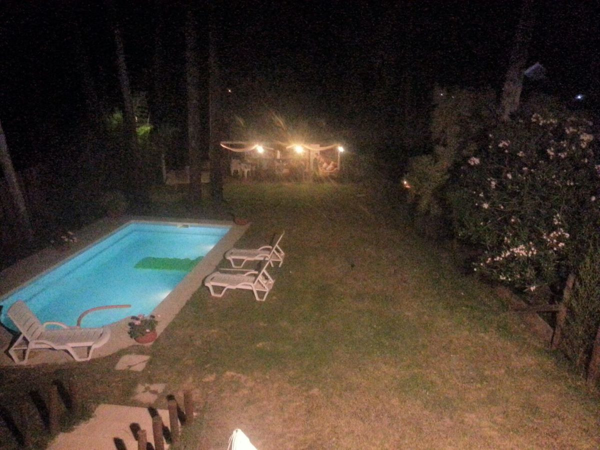 Casa en venta y alquiler temporario - Pinares.