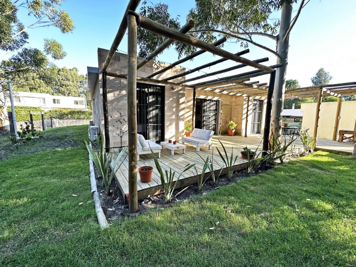 Casa En Venta, Parque Burnett.