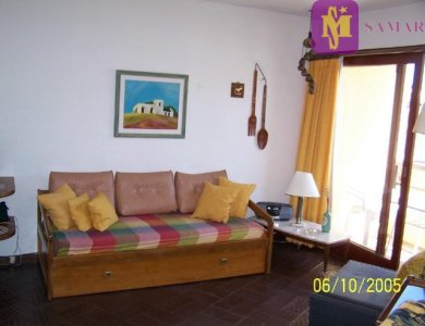 Apartamento 1 dormitorio ubicado en zona playa Brava de Punta del Este, por Av. Roosevelt. Con balcón!