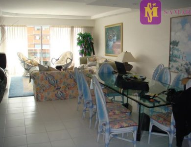 Apartamento en Brava, 3 dormitorios *