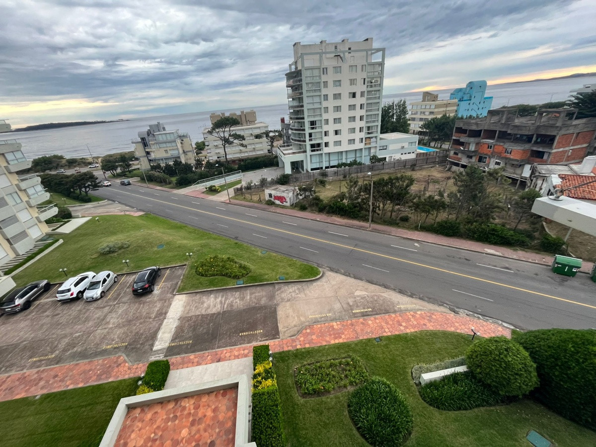 ALQUILER MANSA 3 DORMITORIOS CON SERVICIOS